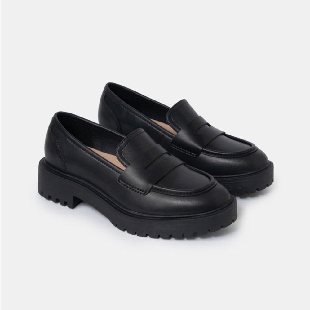 WYDR STUDIOS Tate Vegan Classic Black Loafers NIB‎ Size 12WW